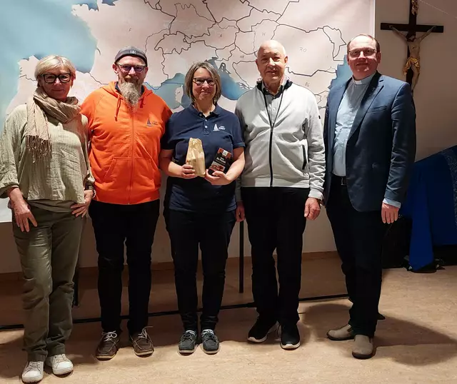Mitorganisatorin Monika Lasselsberger, die Vortragenden Johannes und Bärbel Bauer, kbw-Leiter Franz Raab und Pfarrer Anton Hofmarcher | Foto: kbw