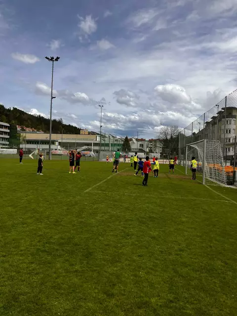 Funinio-Turniere, Fußball-Tennis, Freistoßtraining oder eine Messung der Schusskraft, Abwechslung war garantiert. | Foto: SPG Innsbruck West