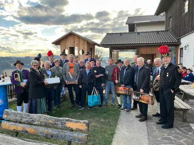 Krönender Abschluss war das Josefischnapsen im Almhaus Hochkogel bei welchem Josef Wieser aus Randegg als Sieger hervorging.
 | Foto: eisenstrasse.info