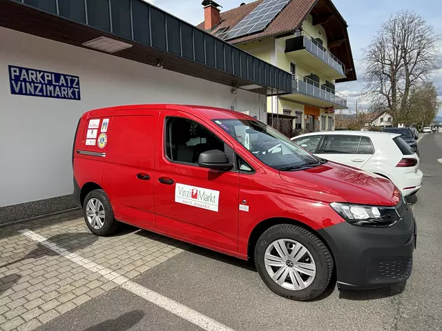 Das neue Lieferauto aus dem Autohaus Diepold: ein VW Caddy.  | Foto: Koidl