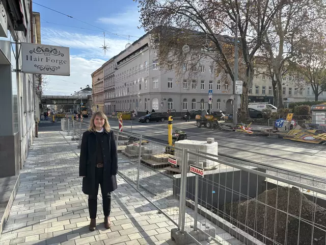 Bezirksvorsteherin Stefanie Lamp (SPÖ) ist fest von den Vorzügen der neuen Thaliastraße übrzeugt. Der dritte Abschnitt soll wie geplant heuer fertiggestellt werden. | Foto: Ipirotis/MeinBezirk