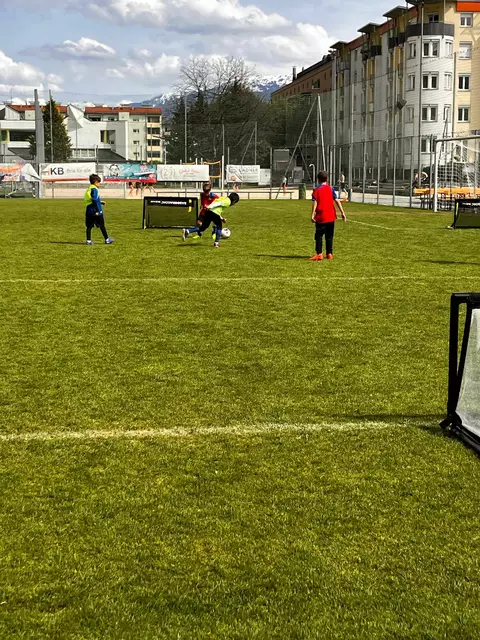 Funinio-Turniere, Fußball-Tennis, Freistoßtraining oder eine Messung der Schusskraft, Abwechslung war garantiert. | Foto: SPG Innsbruck West