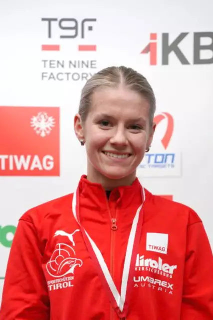 Joleen Schöpf (Mieming) gewann Gold mit der Mannschaft und Silber (0,1 Ringe hinter der Siegerin!) in der Einzelwertung