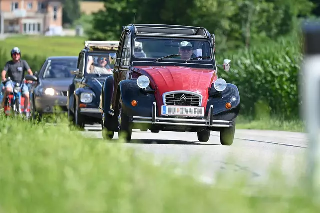 Liebevoll gepflegte Alltagsautos, edle Oldtimer und historische Gebrauchsfahrzeuge werden am 26. April zu sehen sein.  | Foto: Wolfgang Spitzbart