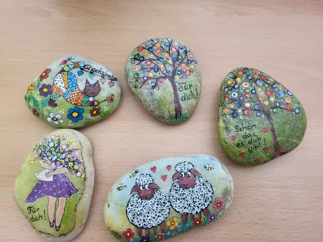 Solche und ähnliche Kunstwerke verzieren nun das Pflegezentrum in Thörl. | Foto: KK