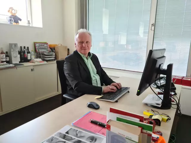 Bürgermeister Norbert Höpoltseder zeigt sich zufrieden. Dank des guten Wirtschaftens konnte ein Budget-Plus erzielt werden. | Foto: Gemeinde Weißkirhcen