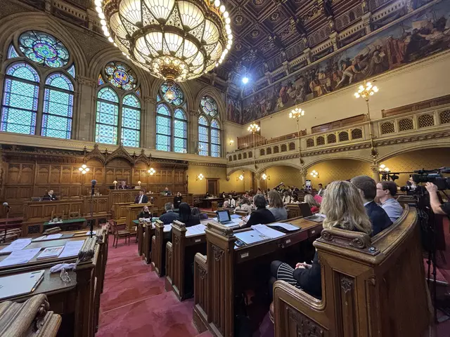 Nur wenige der Kleinparteien schaffen den Einzug in den Wiener Gemeinderat. (Archiv) | Foto: Andreas Pölzl/MeinBezirk