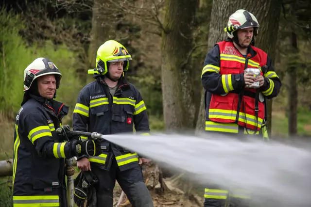 Waldbrand in Sipbachzell – die Polizei ermittelt: Ersten Vermutungen zufolge sollen Kinder, die zündelten, das Feuer ausgelöst haben. | Foto: laumat.at