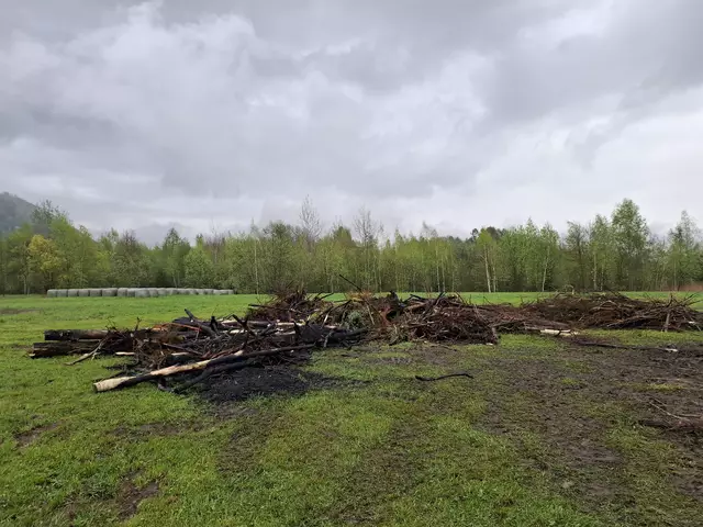 So sah der Osterhaufen nach dem Brand am Freitagmorgen aus. | Foto: Stadtgemeinde Köflach