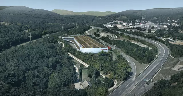 Das geplante Logistikzentrum von Transgourmet, das am Autobahnknoten Auhof Süd – also unmittelbar an der Westeinfahrt entstehen soll, wird doch nicht gebaut.  | Foto: Transgourmet