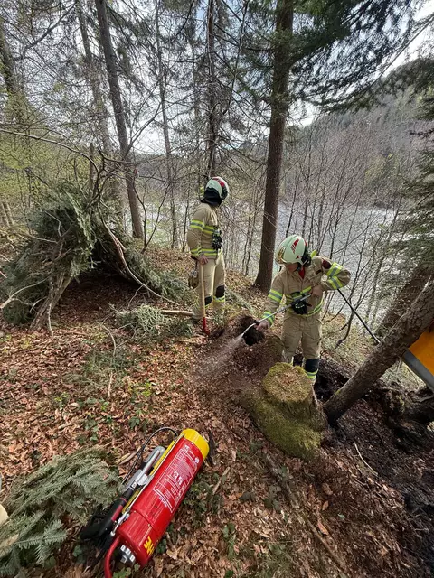 Im Einsatz stand die Stadtfeuerwehr Kufstein, die die Löscharbeiten vornahm. | Foto: ZOOM.Tirol