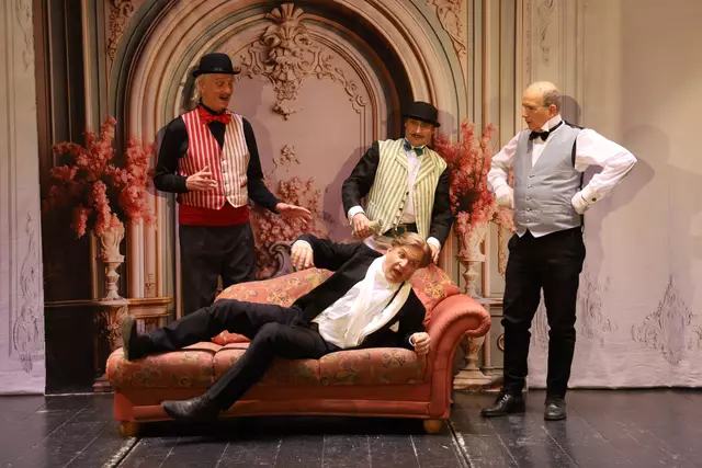 In der Gatterburggasse wird unter der Regie von Heideline Twaroch eine Komödie von Oscar Wilde aufgeführt.  | Foto: Theater in Döbling