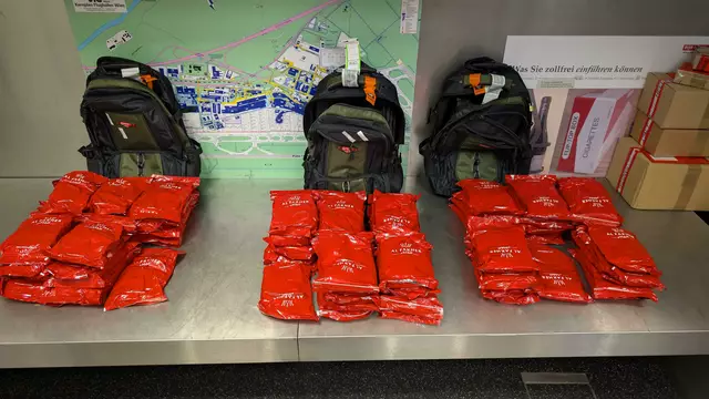 Schmuggelware: 78 Kilogramm Shisha-Tabak entdeckten Zollbeamte in drei Gepäckstücken am Flughafen Wien. | Foto: BMF/Zoll