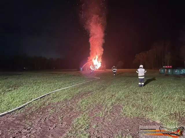 Der von der Stadtgemeinde Köflach vorbereitete Osterhaufen brannte lichterloh. | Foto: FF Maria Lankowitz