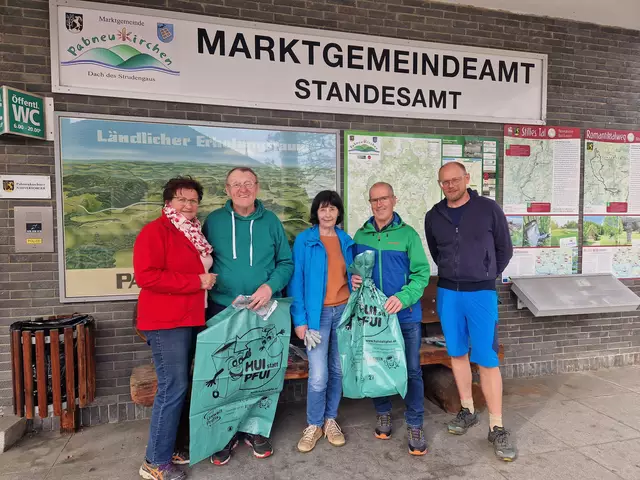 Hui statt Pfui in Pabneukirchen.  Der Seniorenbund war auch dabei.  | Foto: Seniorenbund