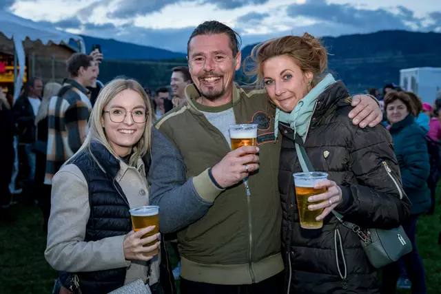 Fasching vorbei - gefeiert wird trotzdem: Das 33. Prinzenpaar Prinzessin Anna XXXIII. – Anna Dobernig (re) - und Prinz Michael XXXIII. – Michael Dobernig - aus der  Marktgemeinde Treffen unterhielten sich bestens.