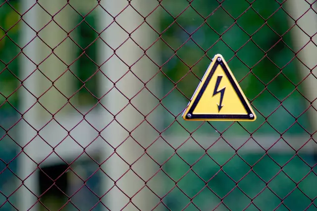Nach einem Stromschlag schwebt der 34-jährige Wiener weiterhin in Lebensgefahr. | Foto: Pixabay