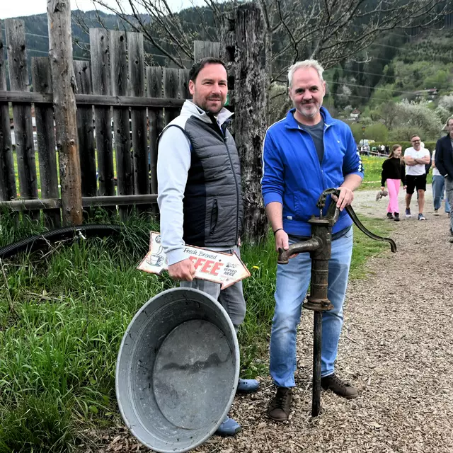 Stephan und Mirko aus Obervellach mit ihren erworbeben Schnäppchen