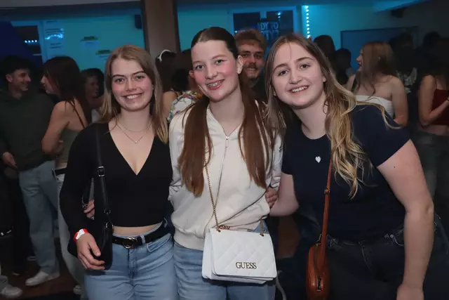 Sarah, Katja und Juliane haben heute einen Mädelsabend. | Foto: Markus Bäumler/zema-medien.de