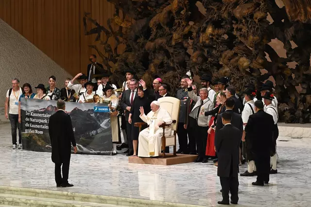 Besondere Momente für Tirolerinnen und Tiroler beim Papst Franziskus. | Foto: dibk/Sigl