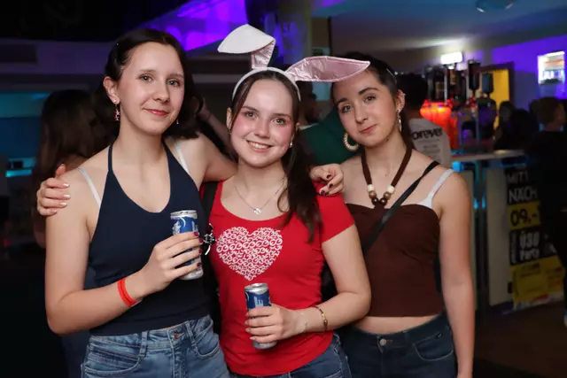 Luise, Eva und Rosalie sind beste Freundinnen und gehen gerne miteinander aus. | Foto: Markus Bäumler/zema-medien.de