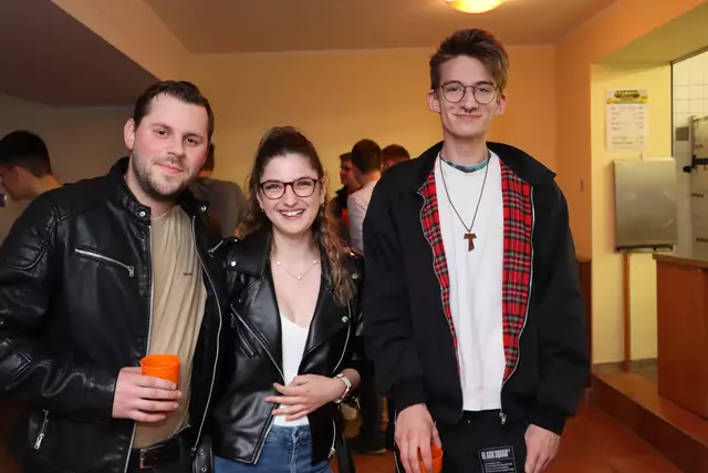 Manuel, Alexandra und Rick gehen öfters gemeinsam auf Party-Tour. | Foto: Markus Bäumler/zema-medien.de