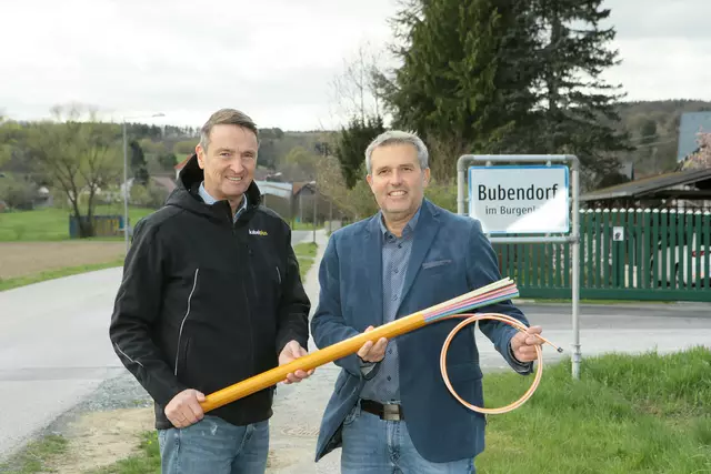 Bürgermeister Ewald Bürger und kabelplus Geschäftsführer Gerhard Haidvogel. | Foto: kabelplus