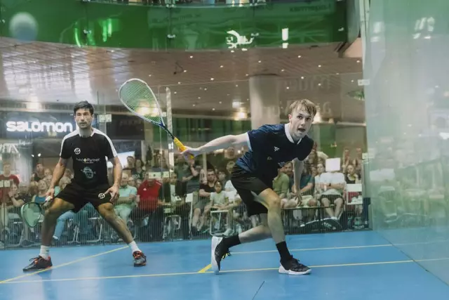 Im vergangenen Jahr schaffte es Lokalmatador und Organisator der Austrian Squash Challenge Aqeel Rehman (li.) ins Finale "seines" Turniers. Heuer setzt er sich am Glascourt im Europark das Halbfinale als Minimalziel. | Foto: Jasmin Walter