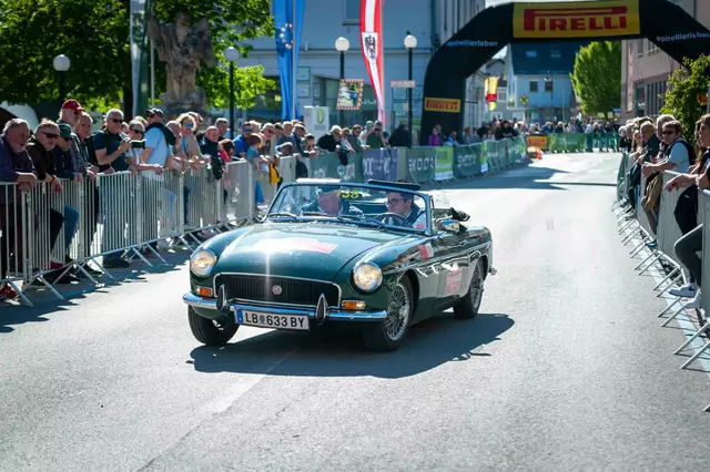 Höhepunkt der Veranstaltung: der Bentley Welsch Grand Prix am Samstag – Eleganz und Geschwindigkeit vereint. | Foto: Südsteiermark Classic
