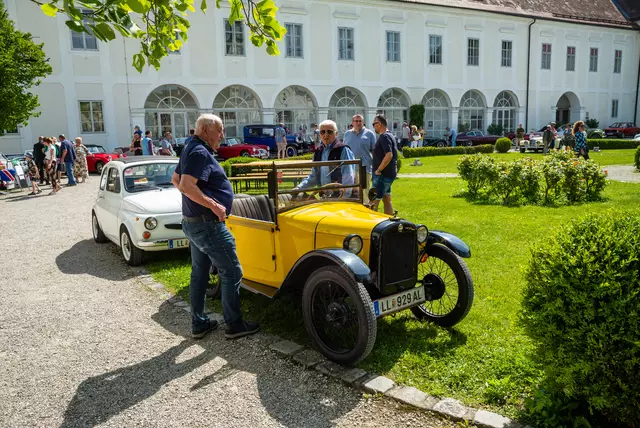 Der Innenhof von Schloss Ennsegg bietet das optimale Ambiente für ein Oldtimerftreffen.  | Foto: Wolfgang Simlinger