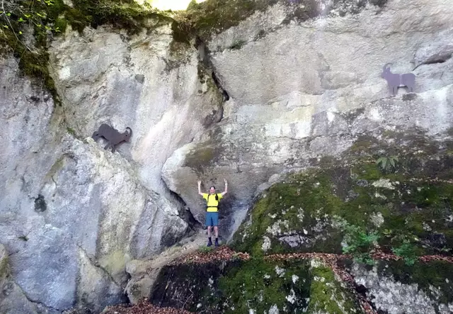 Mitten in der Felswand der reitbauer Mauer