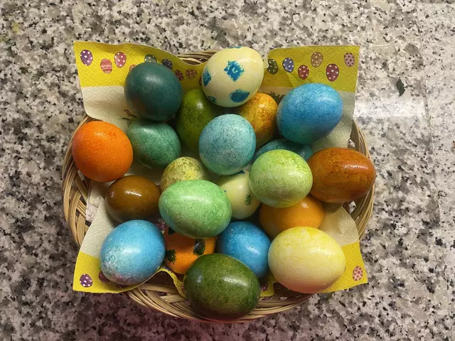 Ebenso traditionell sind gefärbte Ostereier. | Foto: Alexandra Goll