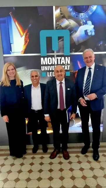 Freuen sich über die neue Partnerschaft: Susanne Feiel, Vizepräsident Riyaz Kharrat, Dana Mawlood und Rektor Peter Moser (v. l.). | Foto: MUL