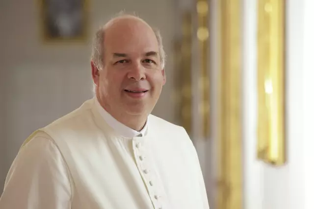 Der Arnreiter Pfarradministrator Paulus Christian Manlik arbeitet auch als Religionslehrer am BG/BRG Rohrbach. | Foto: Diözese Linz