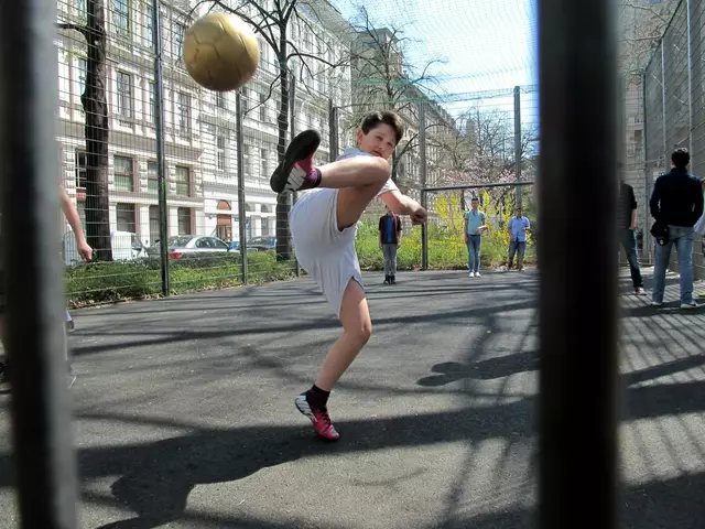 Fußballkäfige sind in Döbling beliebt. (Symbolbild) | Foto:  Hannes Bleiziffer