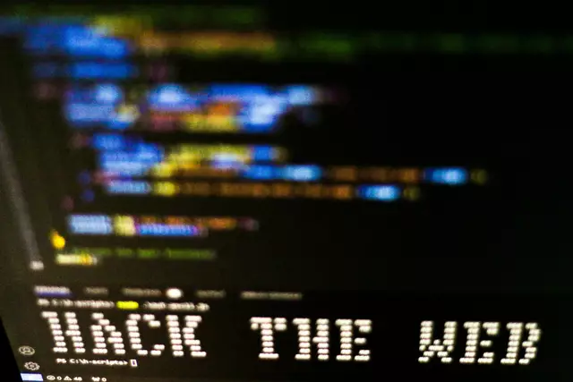 Die Zahlen der Onlinekriminalität und -betrügereien steigen auch im Burgenland. Die AK Burgenland setzt ihren Schwerpunkt auf Aufklärung.  | Foto: Glen Carrie auf Unsplash