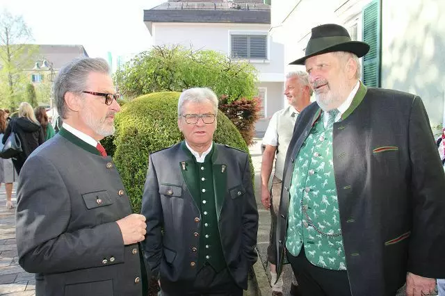 Alt-Bürgermeister Engelbert Huber, Bürgermeister Peter Fließer und Hugo Orgl | Foto: Cescutti