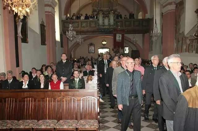 Der Pfarrkirche trafen die verschiedenen Prozessionen ein. | Foto: Cescutti