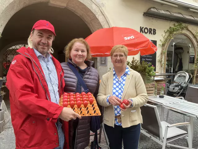 Michael Fertl, Bundesministerin Korinna Schumann, GRin Hannelore Rohrhofer | Foto: SPÖ Krems