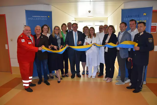 Feierlicher Moment: Die Eröffnung der neuen Palliativstation im Landesklinikum Hollabrunn zog zahlreiche Gäste an. | Foto: Alexandra Goll