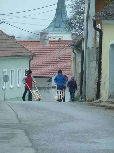 In vielen Orten wird das Brauchtum fortgesetzt und an die nächsten Generationen weitergegeben. | Foto: Privat