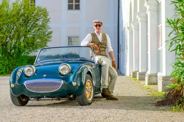 Organisator Manuel Lackner lädt zum Oldtimertreffen ins Schloss Ennsegg | Foto: Wolfgang Simlinger