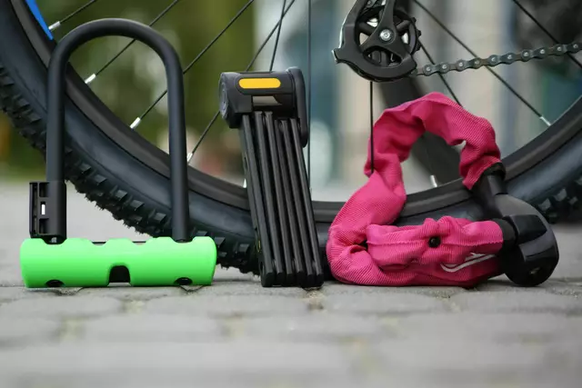 Besonders hochwertige Bikes sollten unbedingt auch versichert werden. | Foto: Canva (Symbolbild)