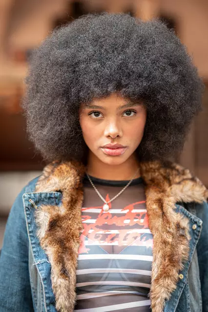 Bei GNTM stich Samira Dutra auch mit ihrer Frisur ins Auge.  | Foto: Zemasch