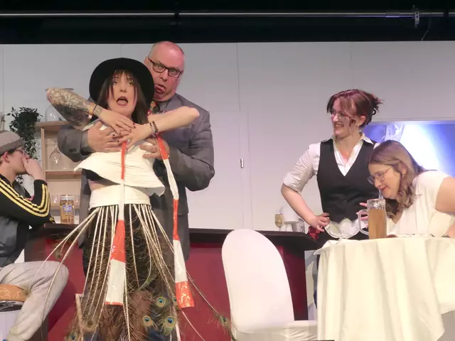Turbulente Szenen und pointenstark – die Darsteller der Theatergruppe Ratten bei ihren traditionellen Auftritten zur Osterzeit.