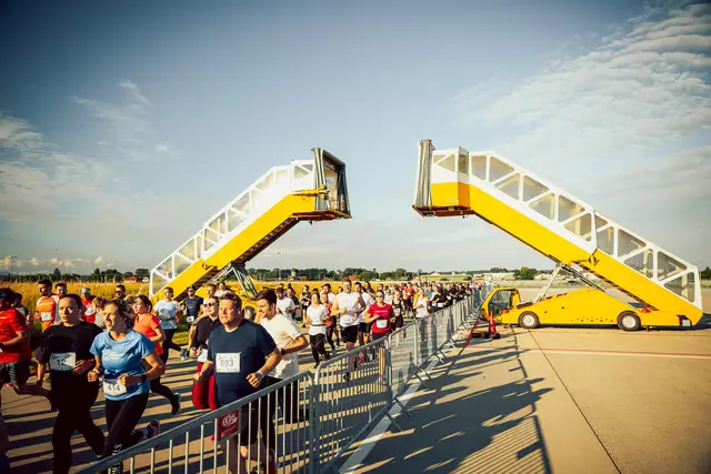 800 Läuferinnen und Läufer waren beim dritten Airport Run dabei und rockten die 8,9 km entlang des Rollfelds. | Foto: newfish