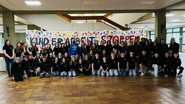 Die ganze Gruppe mit Sister Regina | Foto: Gymnasium Hartberg