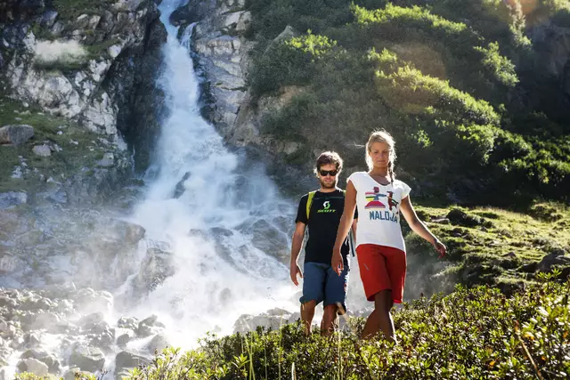 Wandern im Stubaital: frische Luft, Abkühlung an heißen Tagen und Ausblick auf die umliegende Bergwelt.   | Foto: TVB Stubai Tirol / Andre Schönherr