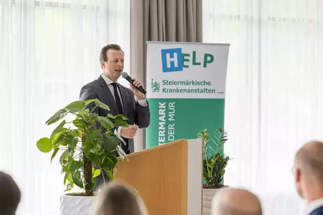 Gesundheitslandesrat Karlheinz Kornhäusl hat einen Teil seiner Ausbildung im LKH Bruck absolviert. | Foto: Martin Meieregger