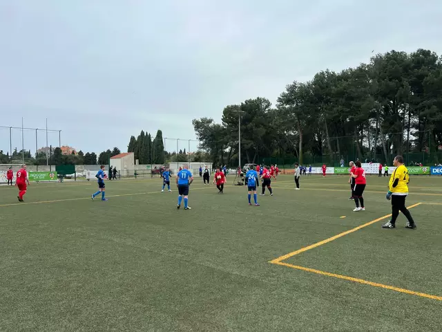 Gegen Luca konnte Torhüter Raimund sein STARKES TEAM IM Spiel halten und seine Vorderleute schafften ein 1:1 Remis.  | Foto: Haberfellner/KK